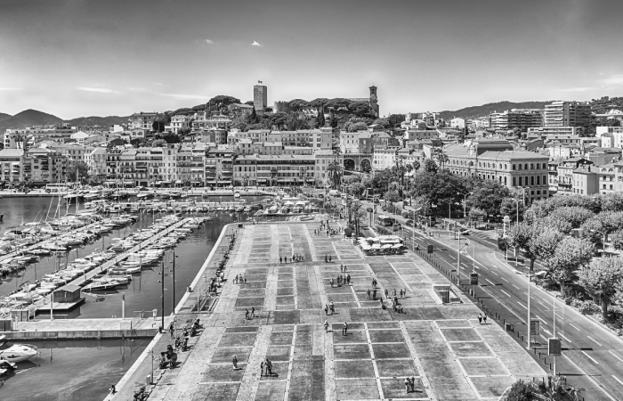 Vue aérienne du port et du centre, proche de la promenade de la Croisette à Cannes